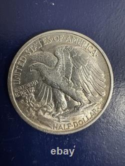 (1) Walking Liberty Half Dollar Au-Bu Uncirculated 90% Silver